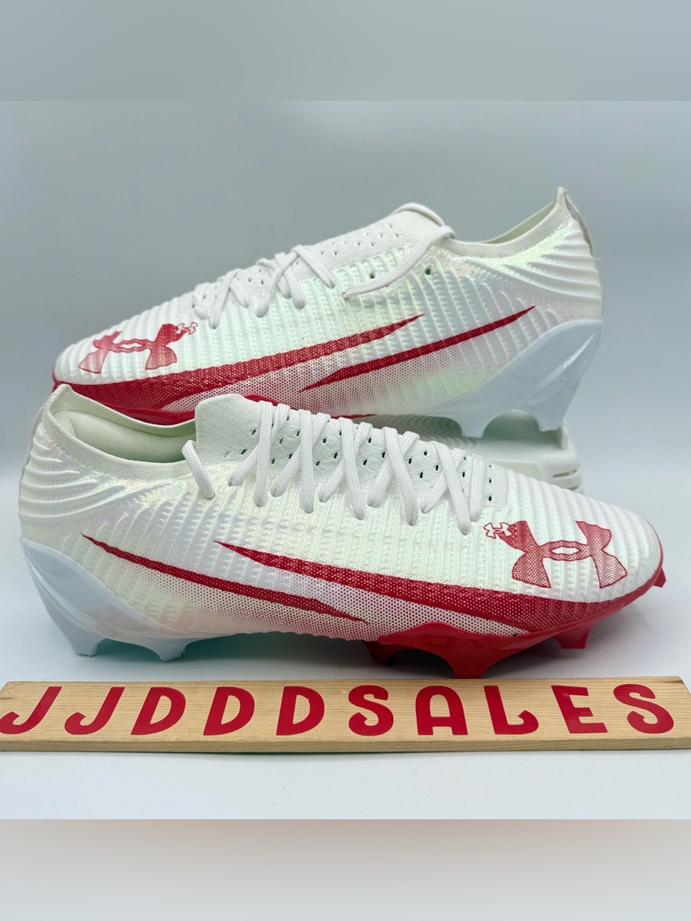 Under Armour Blur Pro Football Cleats 3028220-101 White Red Men’s Sz 12 New
New